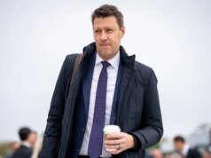 Il deputato democratico Josh Riley è stato definito “ipocrita” per i suoi legami con l’azienda energetica che critica durante la campagna elettorale