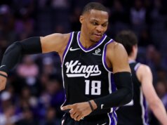 Russell Westbrook ribalta la situazione ai giornalisti in un acceso confronto publish partita dopo che i Kings hanno subito la cinquantesima sconfitta