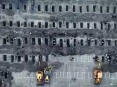 “Da Gaza a Minab”: l’Iran condivide l’immagine di centinaia di tombe scavate dopo 160 morti nello sciopero scolastico