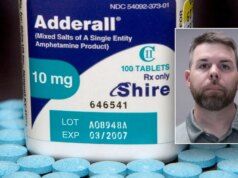 L’ex agente DARE di New York ammette di aver venduto droga mentre period in uniforme nell’auto della polizia