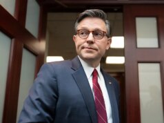 I repubblicani della Digital camera spingono Johnson advert entrare in guerra con il Senato per il SAVE Act