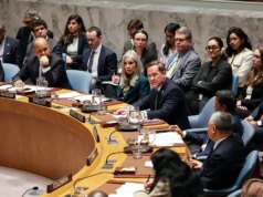 Mike Waltz ribalta la situazione contro l’inviato iraniano durante un acceso incontro delle Nazioni Unite