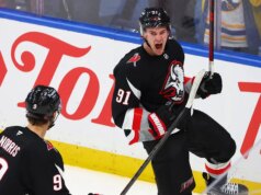 Il slugfest Sabres-Lightning si traduce in 102 minuti di rigore, 15 gol e vittoria in rimonta di Buffalo