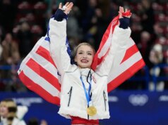 La medaglia d’oro statunitense Amber Glenn afferma che rifiuterebbe l’invito alla Casa Bianca