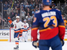 Brayden Schenn degli isolani riceve un tributo emotivo in cambio a St. Louis