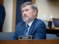 Trump pubblica il sostegno per lo sfidante principale di Massie prima della visita in Kentucky