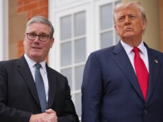 Trump cube che le portaerei Starmer non sono più necessarie in Medio Oriente, lo accusa di essersi unito alla guerra che gli Stati Uniti “hanno già vinto”