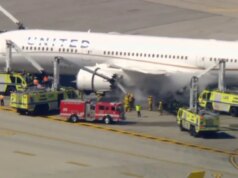 Il volo United diretto al New Jersey effettua un atterraggio di emergenza al LAX dopo un incendio al motore