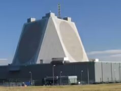 L’Iran ha “colpito” i sistemi radar statunitensi di alto valore nel Golfo, mostrano le immagini satellitari