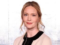 Sarah J. Maas rivela due libri in uscita nella serie “A Court docket of Thorns and Roses”.