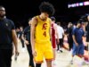 La stella del basket della USC lascia improvvisamente il programma mentre la stagione si avvicina alla nice