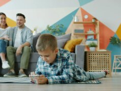 Dopo i social media, gli app retailer e i motori di ricerca sono il prossimo obiettivo dell’age-gating