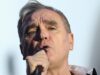 Morrissey annulla il concerto in Spagna dopo che i festeggiamenti locali lo hanno privato del sonno