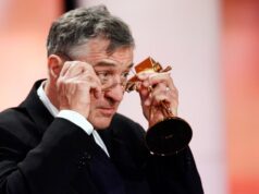Robert De Niro pronuncia l’avvertimento di civiltà di Lincoln durante una serata di beneficenza alla Carnegie Corridor